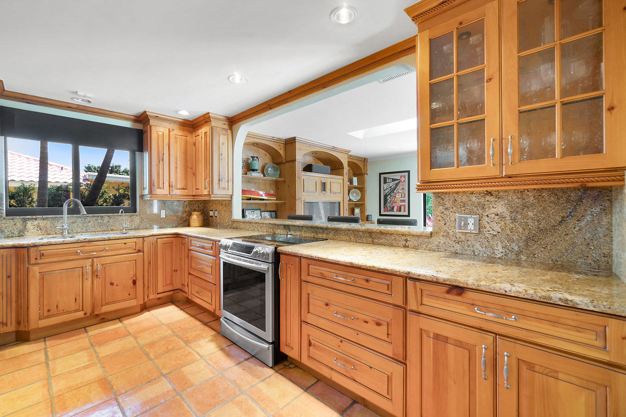 2628 Northwest 27th Terrace Boca Raton, FL 33434 - Photo 12 of 48 012-2628NW27thTer-BocaRaton-FL-small