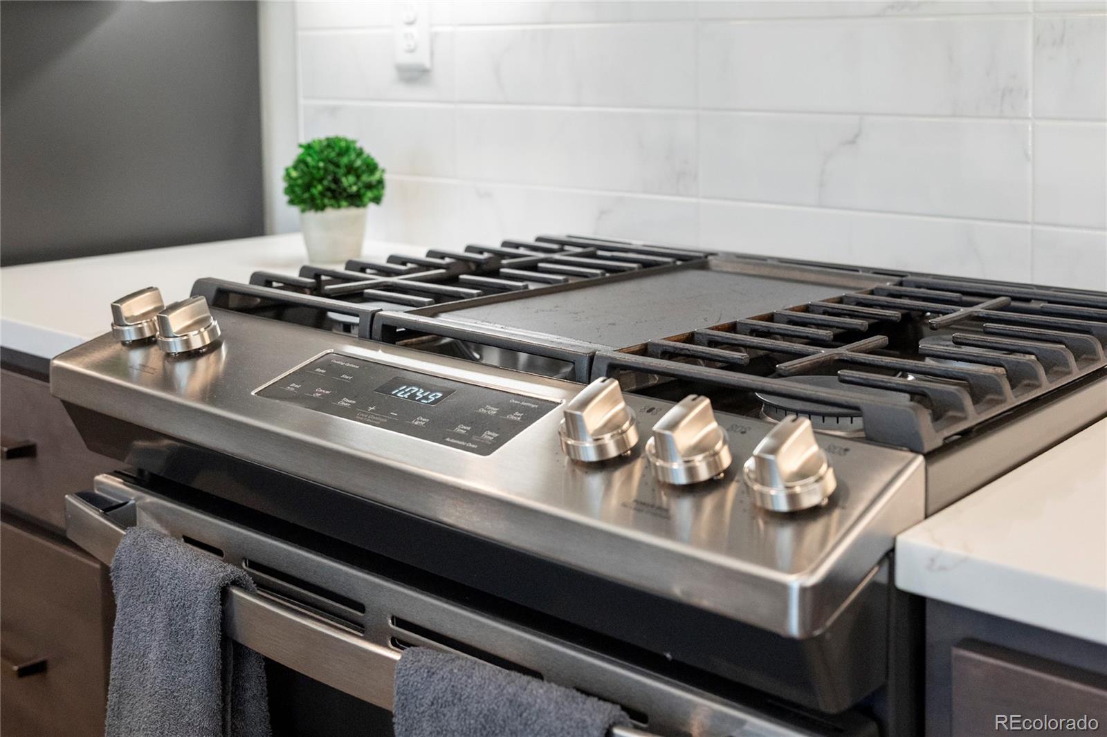 144 Ski Idlewild Road, Unit 2203 Winter Park, CO 80482 - Photo 8 of 45 a close up of a stove top oven