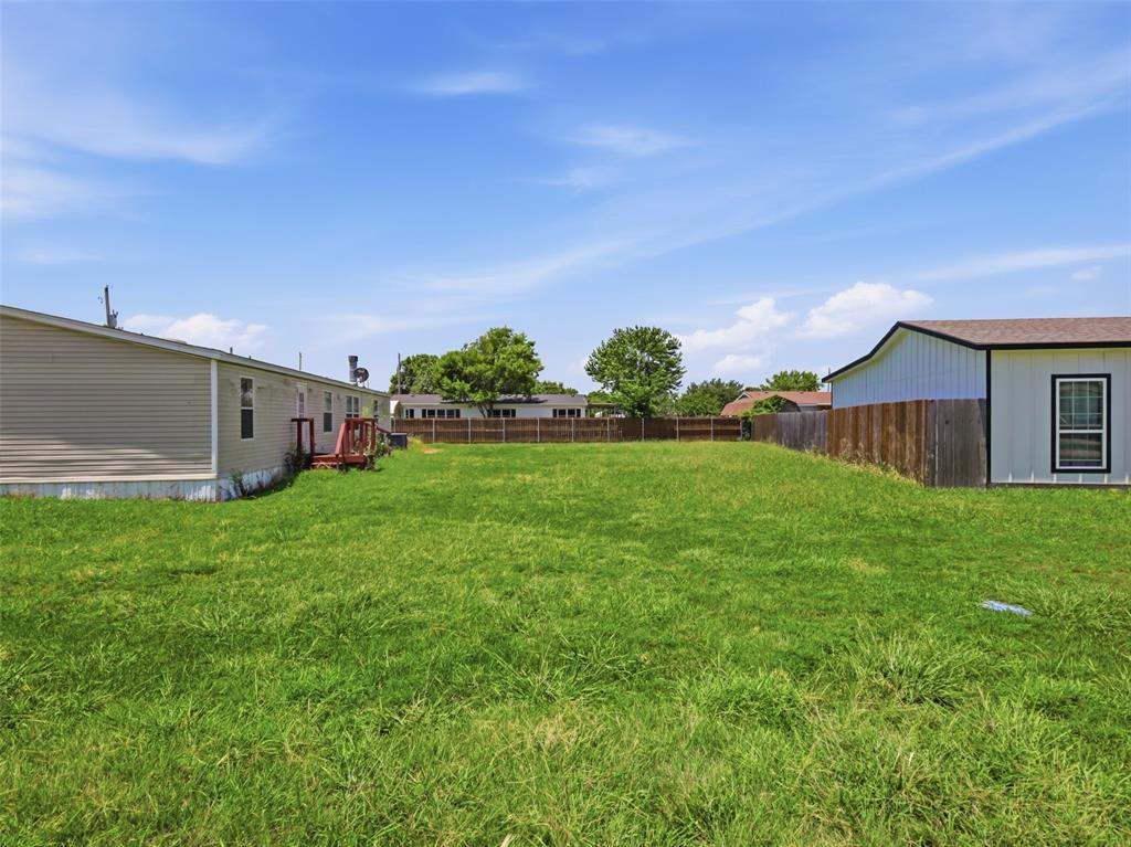201 Oak Street Blue Ridge, TX 75424 - Photo 7 of 35