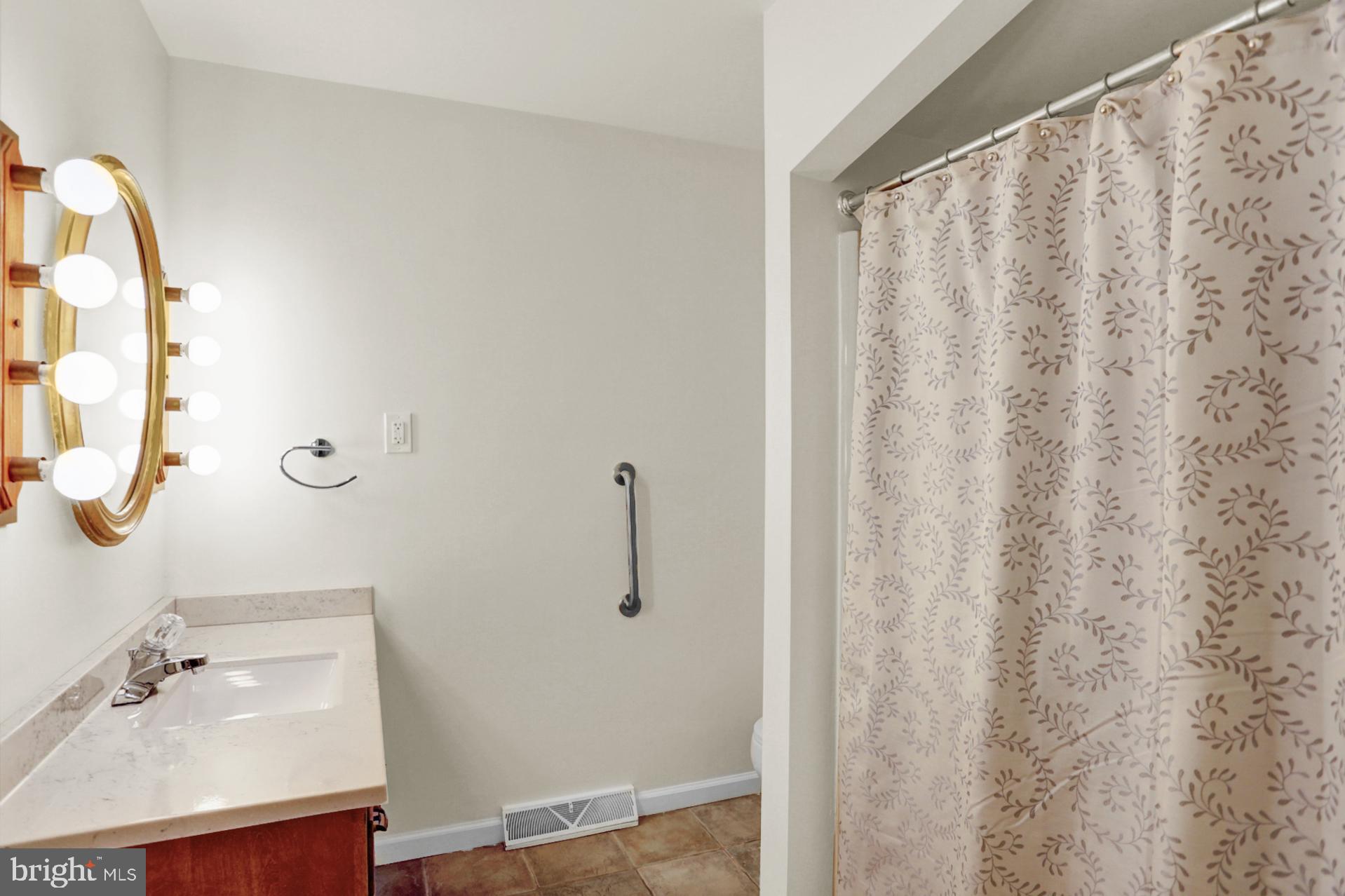 1800 Alsace Road Reading, PA 19604 - Photo 35 of 45 2nd Full Bath