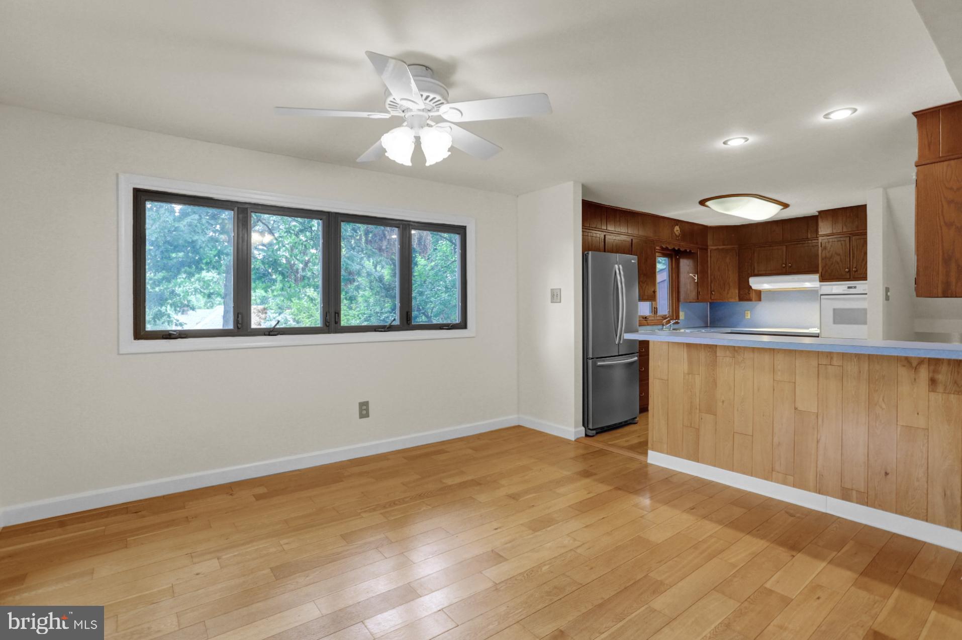 1800 Alsace Road Reading, PA 19604 - Photo 10 of 45 Breakfast Bar off of dining area