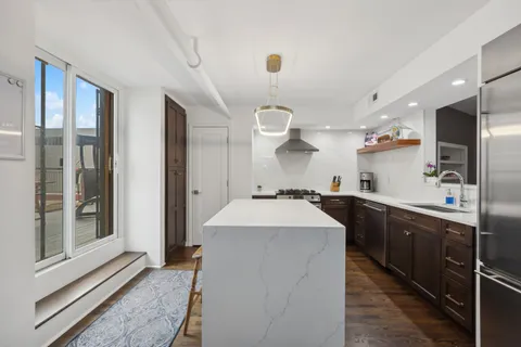 $750,000 | 727 South Dearborn Street, Unit 911, Chicago, IL 60605