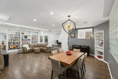 $750,000 | 727 South Dearborn Street, Unit 911, Chicago, IL 60605