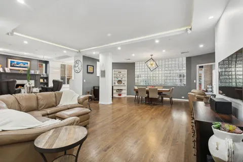 $750,000 | 727 South Dearborn Street, Unit 911, Chicago, IL 60605