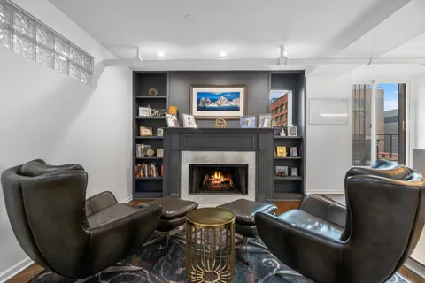 $750,000 | 727 South Dearborn Street, Unit 911, Chicago, IL 60605