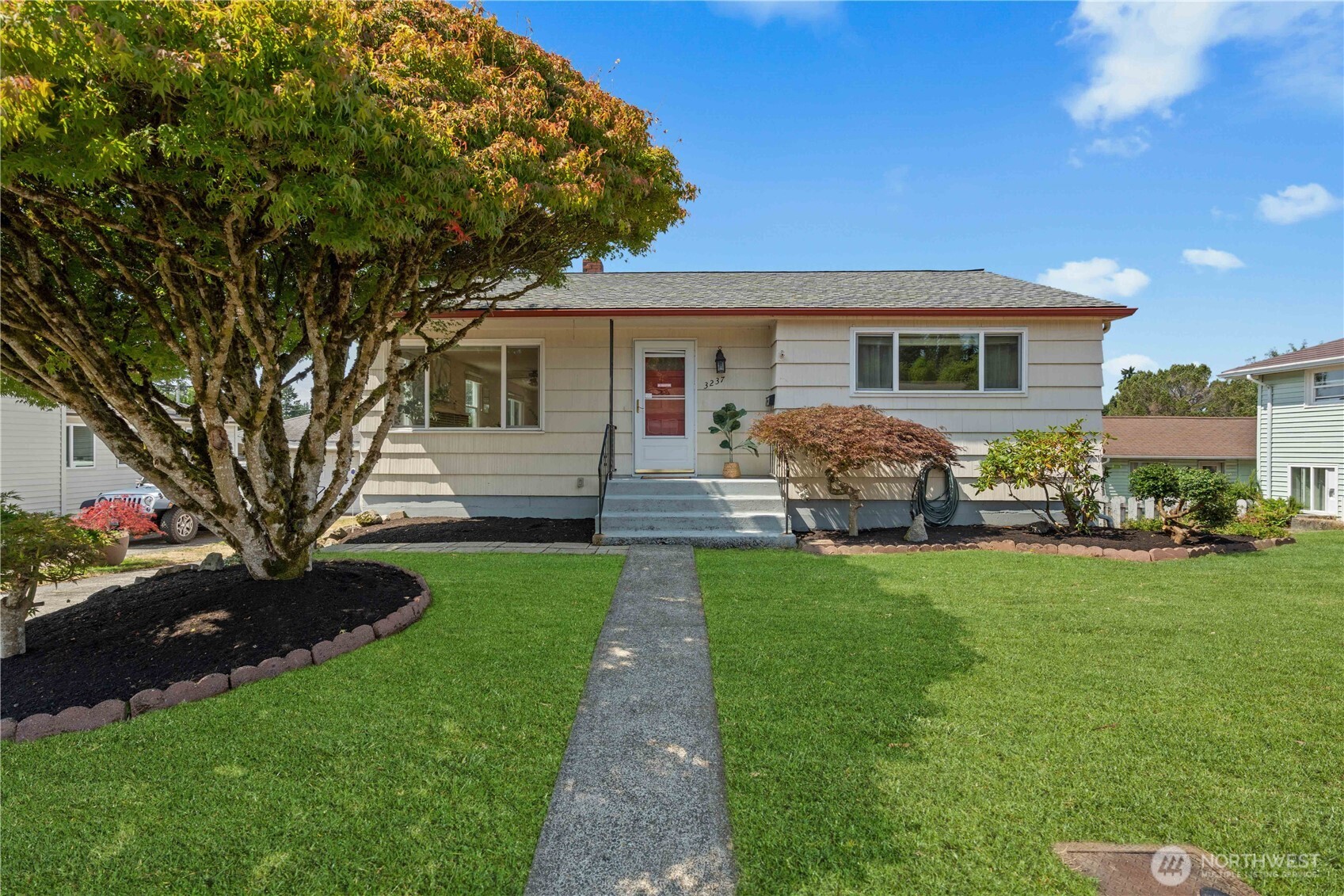 3237 Solie Avenue Bremerton, WA 98310 - Photo 1 of 40 Gallery Image 1