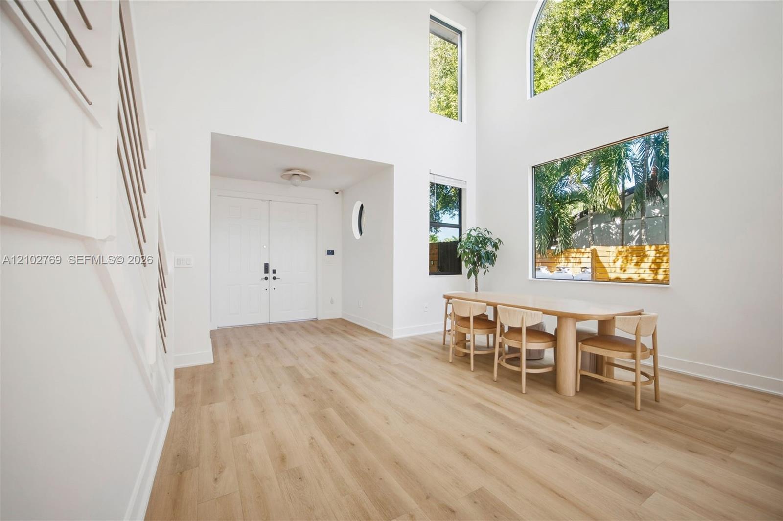 6434 Southwest 38th Street Miami, FL 33155 - Photo 3 of 28 Gallery Image 3