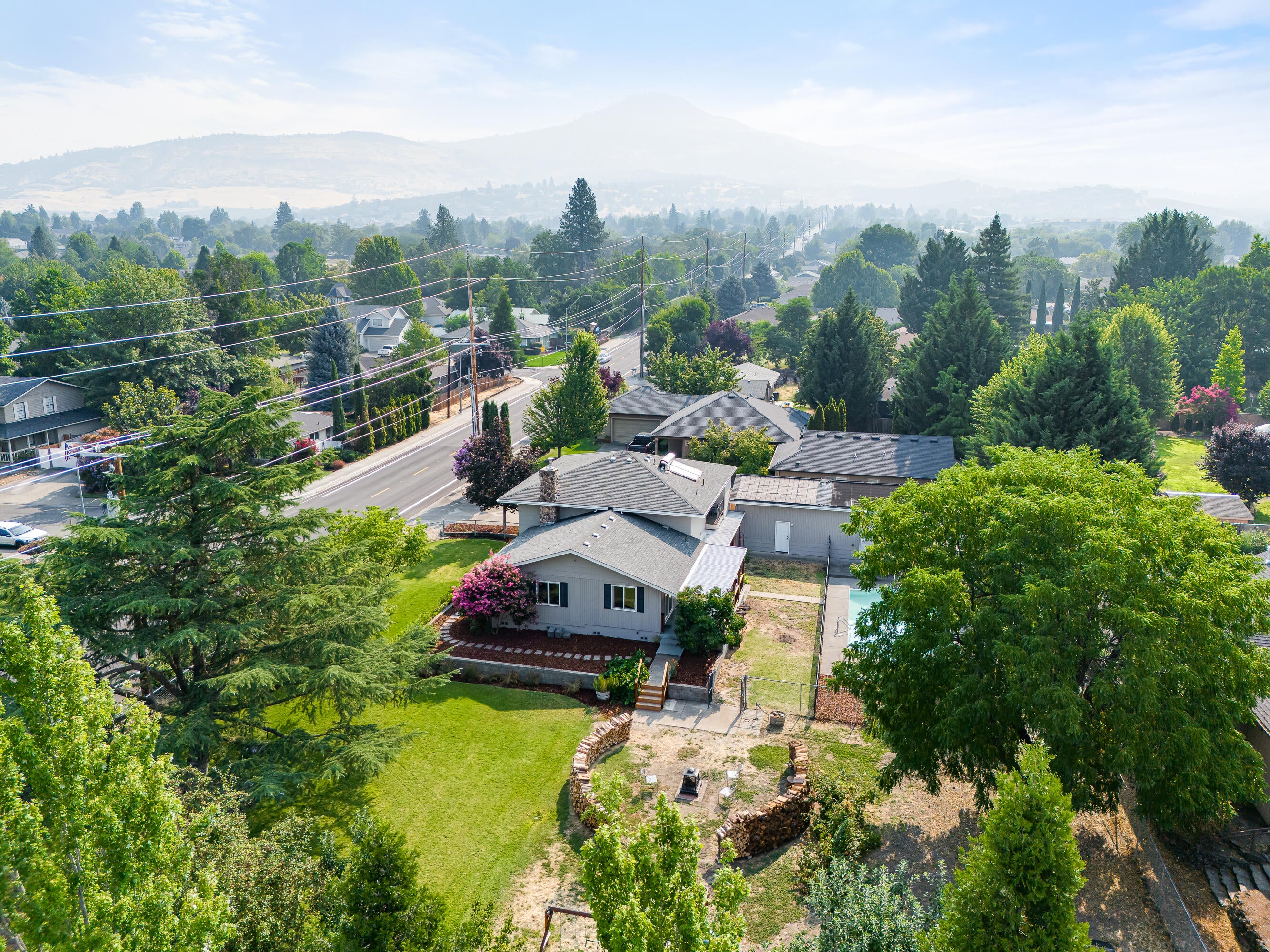 2736 Lone Pine Road Medford, OR 97504 - Photo 41 of 47 1