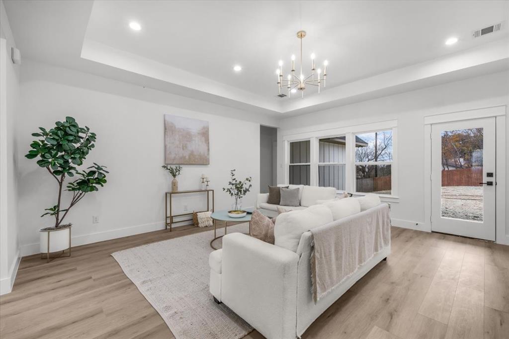 332 Hillcroft Road Fort Worth, TX 76108 - Photo 5 of 26