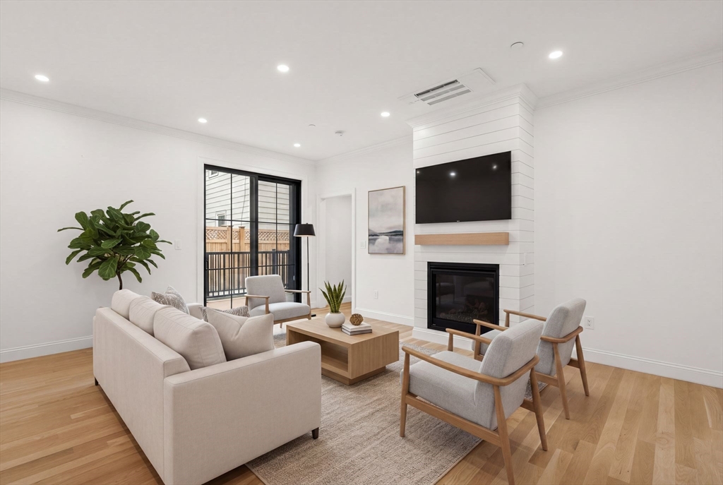 27 Shepard Street, Unit 3 Boston, MA 02135 - Photo 5 of 33