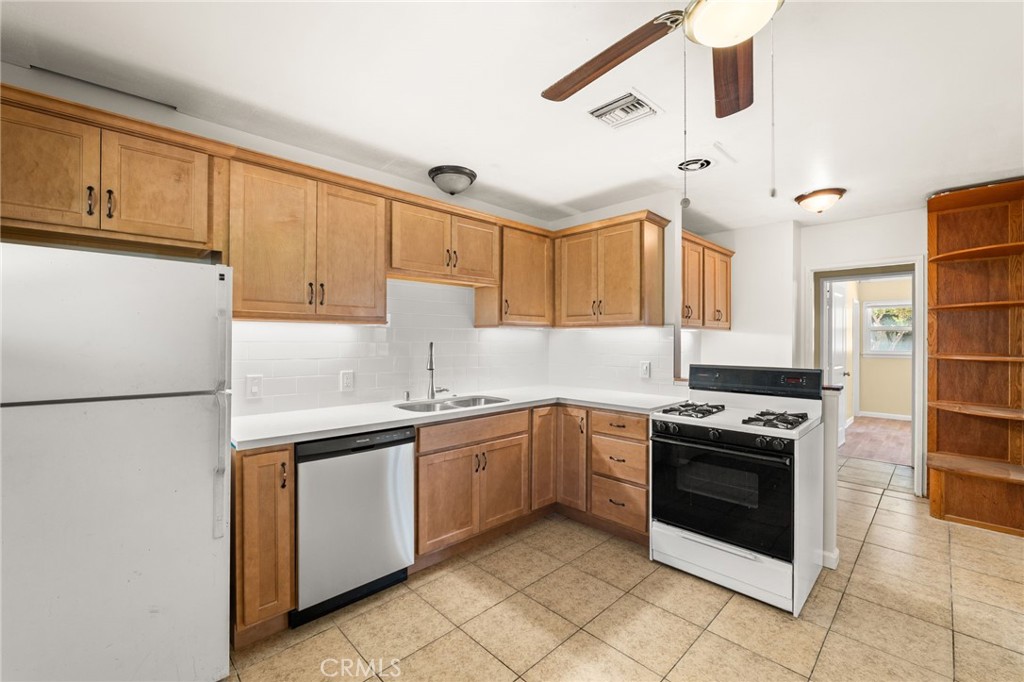 3725 Tahoe Court Riverside, CA 92506 - Photo 15 of 41