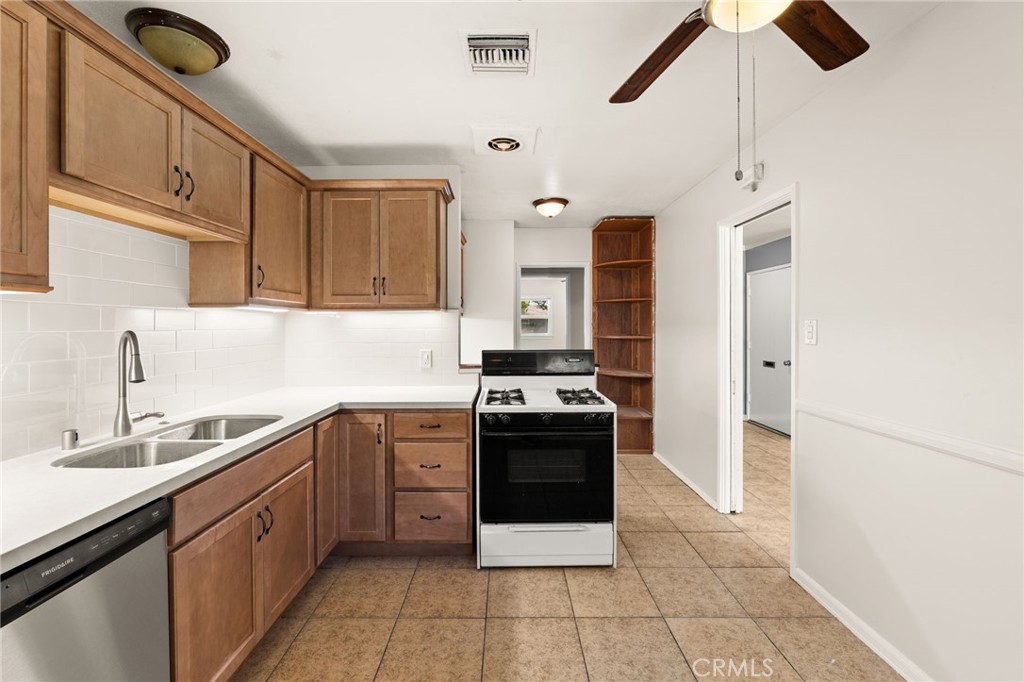 3725 Tahoe Court Riverside, CA 92506 - Photo 16 of 41