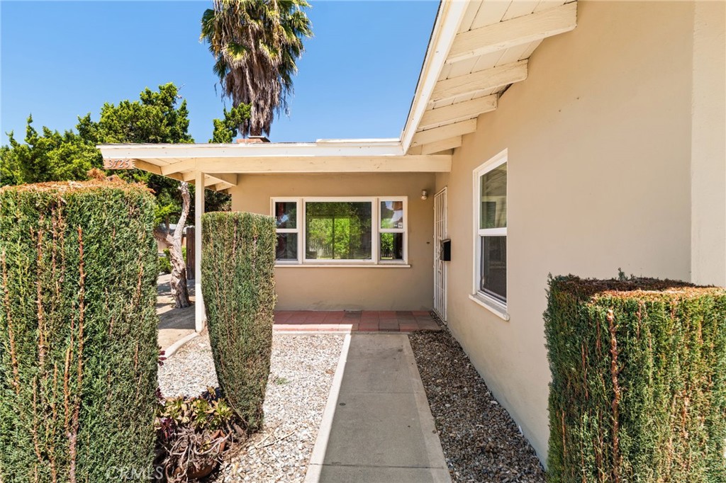 3725 Tahoe Court Riverside, CA 92506 - Photo 8 of 41