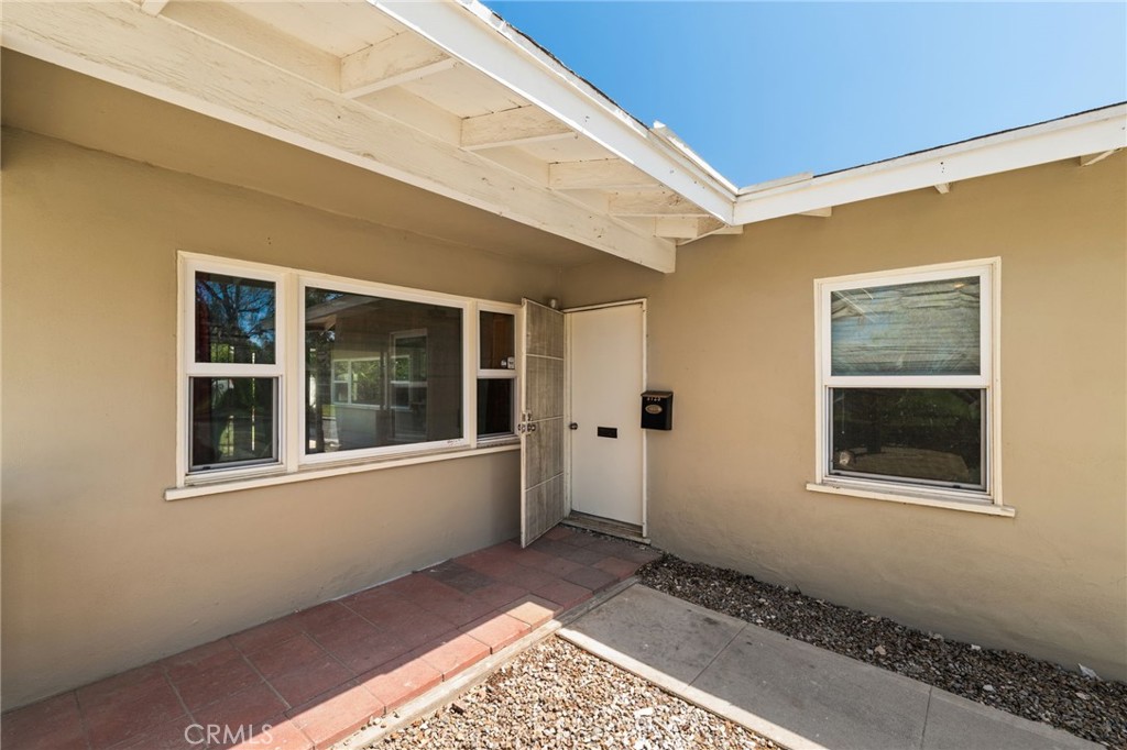 3725 Tahoe Court Riverside, CA 92506 - Photo 9 of 41