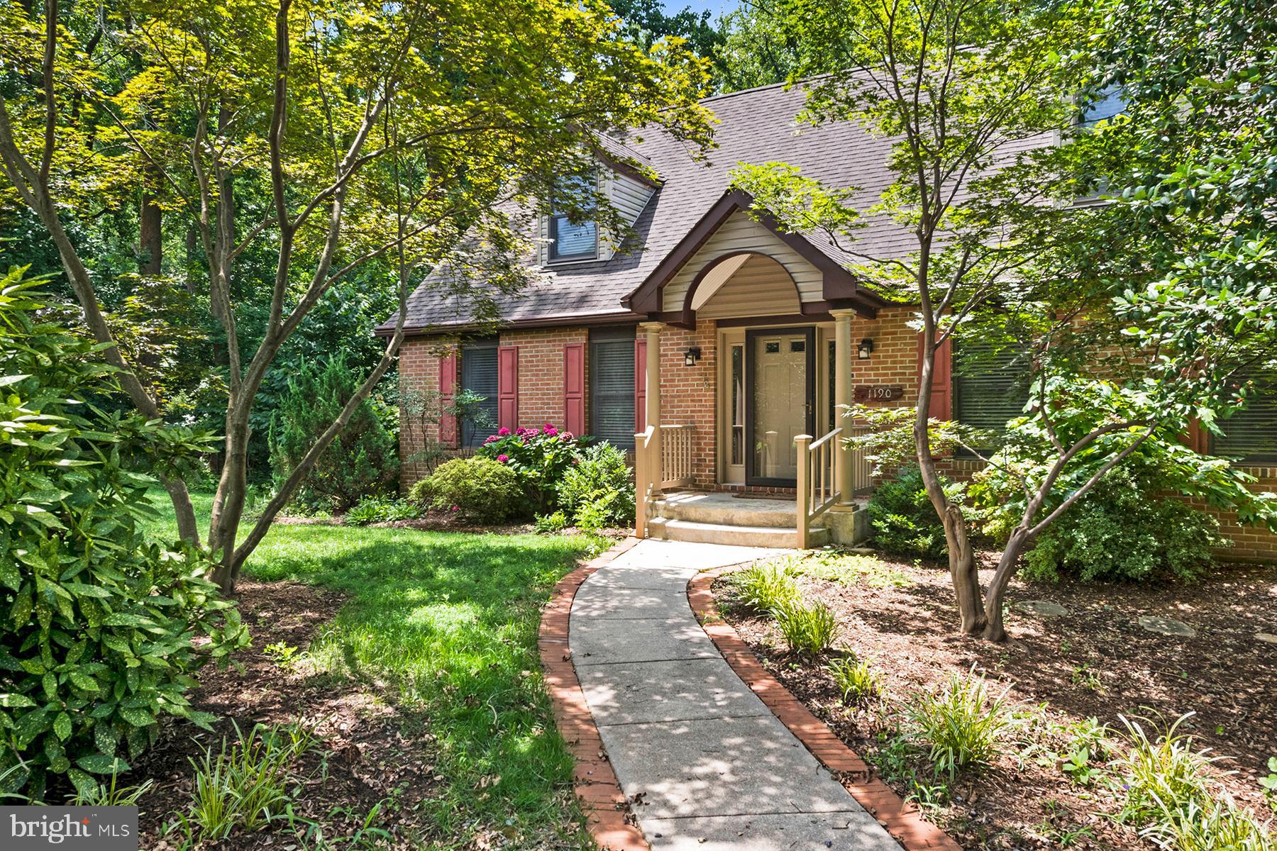 1190 Cavalier Road Arnold, MD 21012 - Photo 3 of 37 Charming 3-bedroom home on 3/4 acre lot