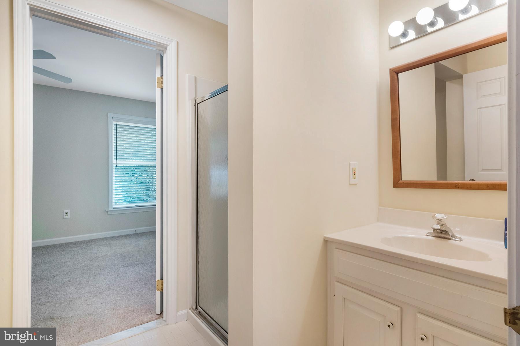 1190 Cavalier Road Arnold, MD 21012 - Photo 21 of 37 Main level full bath