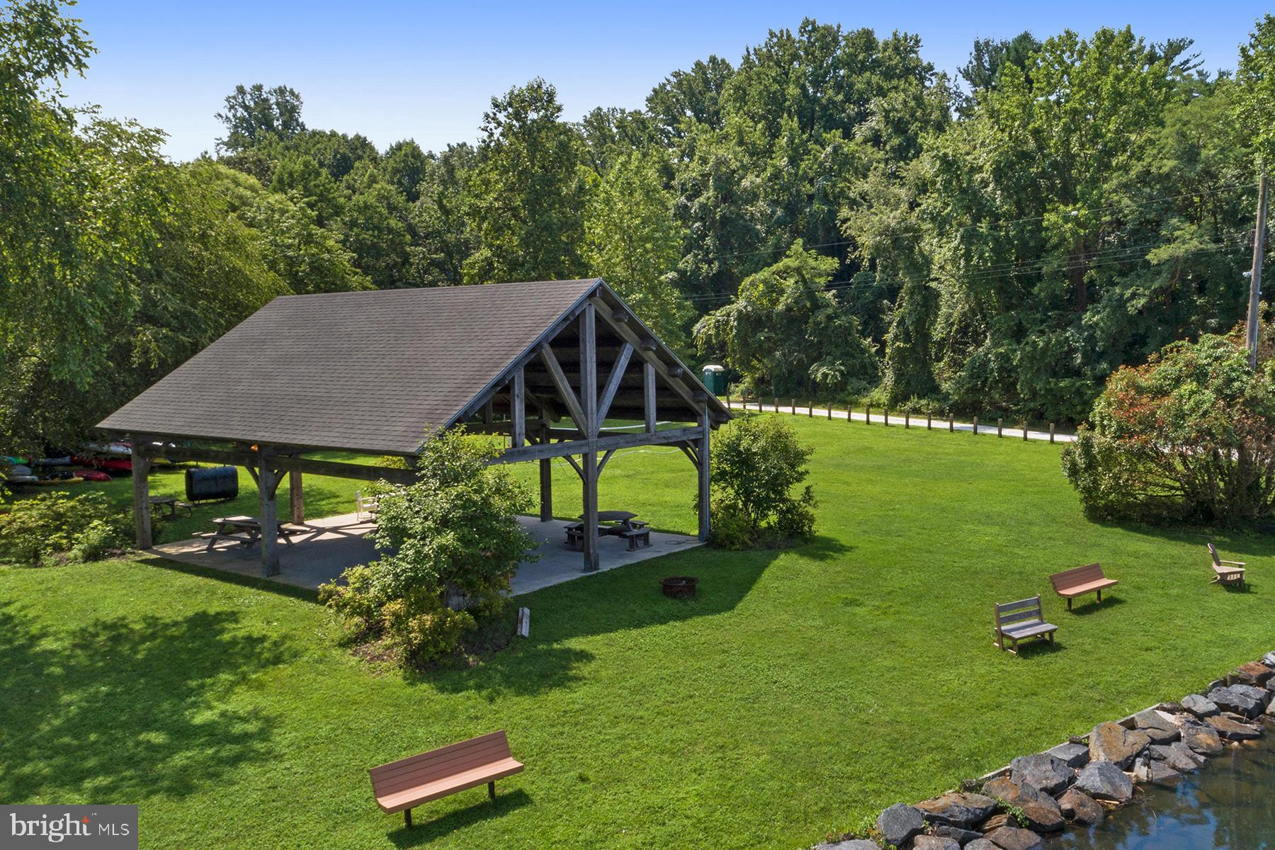 1190 Cavalier Road Arnold, MD 21012 - Photo 34 of 37 Community picnic area