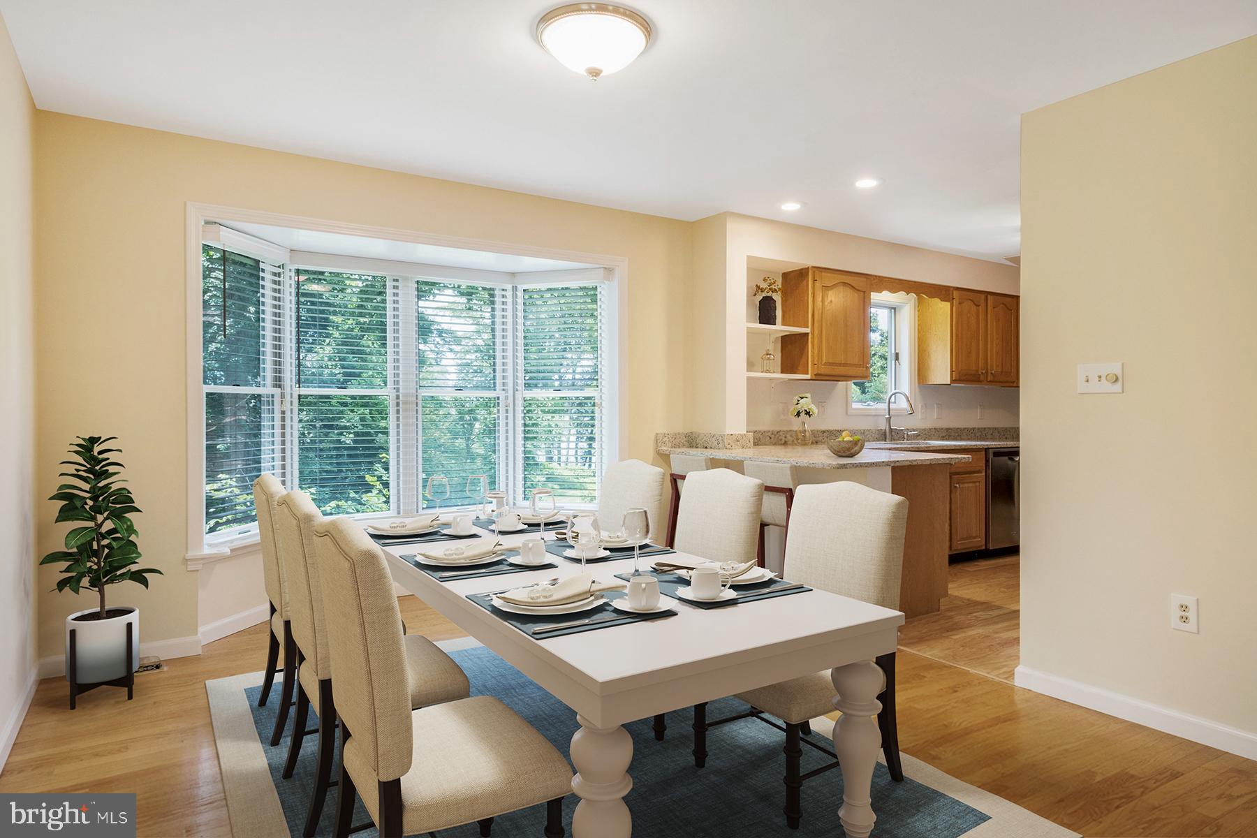 1190 Cavalier Road Arnold, MD 21012 - Photo 7 of 37 Dining area has bay window with Severn views