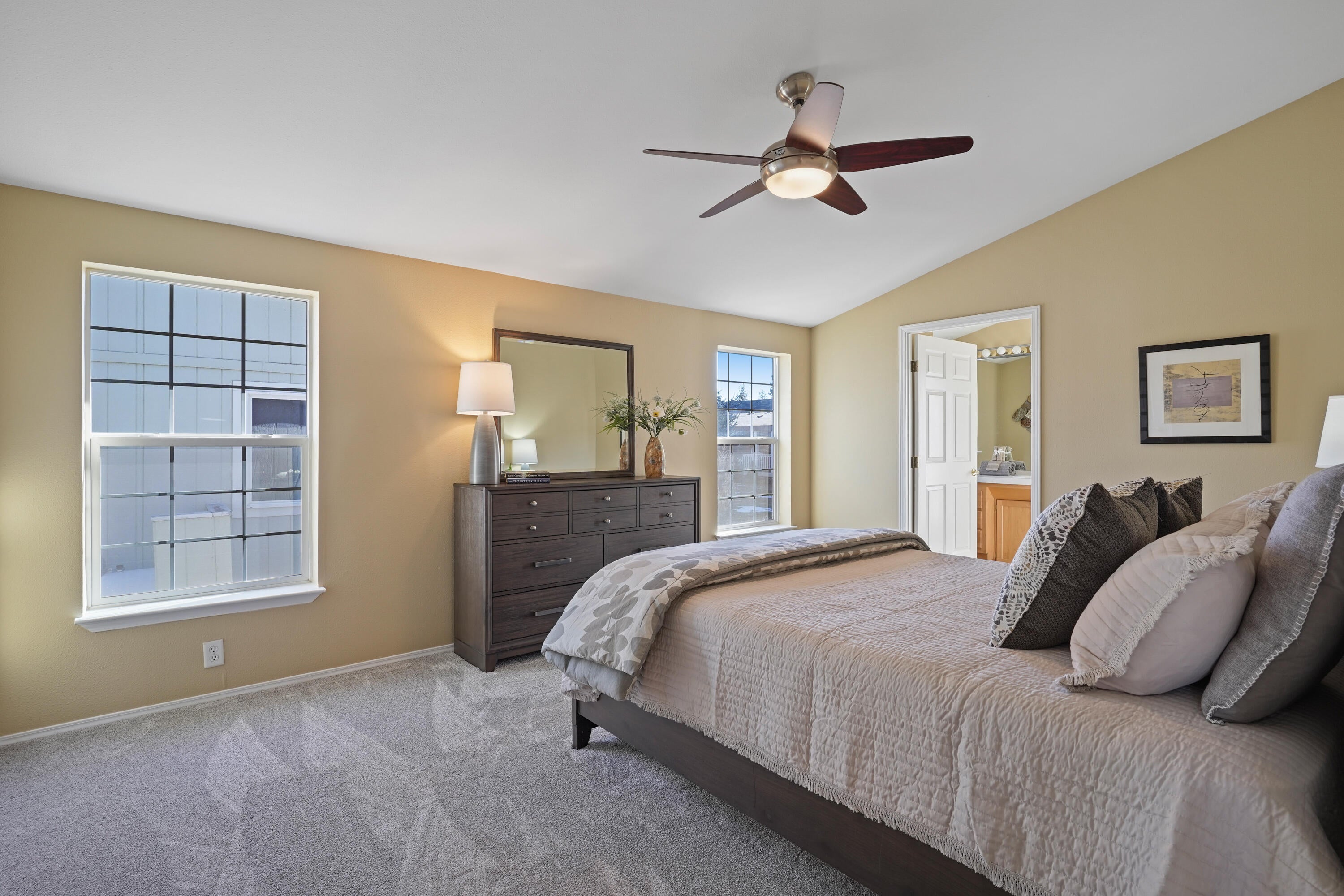 159 North Wheeler Loop Sisters, OR 97759 - Photo 16 of 25 Primary Bedroom