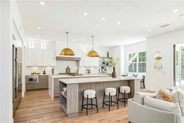 $6,600,000 | 15 Boardwalk, Newport Beach, CA 92660