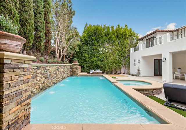 $6,600,000 | 15 Boardwalk, Newport Beach, CA 92660