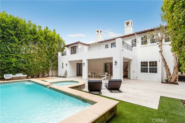 $6,600,000 | 15 Boardwalk, Newport Beach, CA 92660
