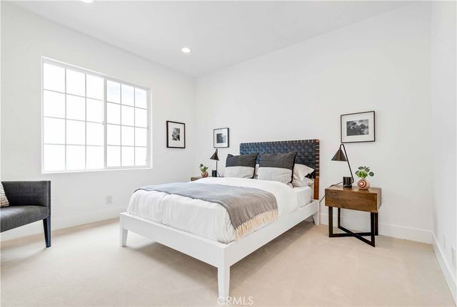 $6,600,000 | 15 Boardwalk, Newport Beach, CA 92660