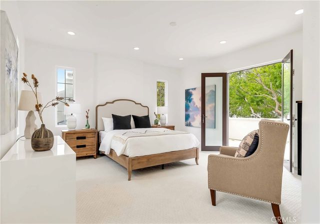 $6,600,000 | 15 Boardwalk, Newport Beach, CA 92660