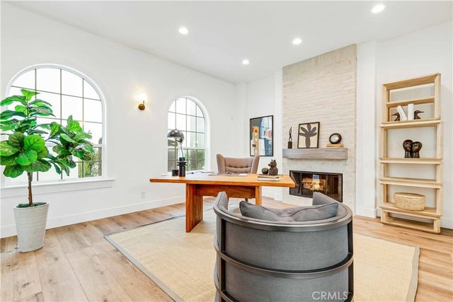 $6,600,000 | 15 Boardwalk, Newport Beach, CA 92660