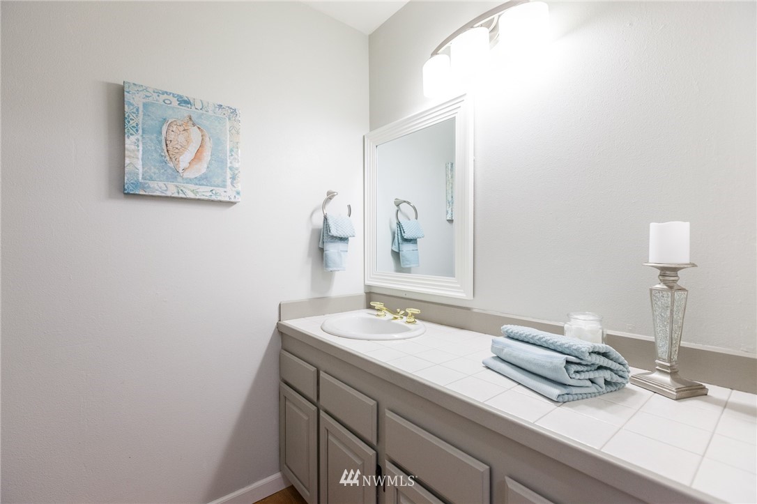 8461 Van Decar Road Southeast Port Orchard, WA 98367 - Photo 11 of 25 Gallery Image 11
