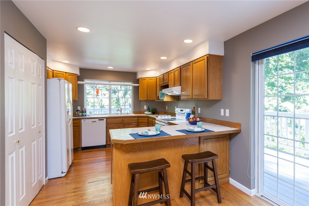 8461 Van Decar Road Southeast Port Orchard, WA 98367 - Photo 8 of 25 Gallery Image 8