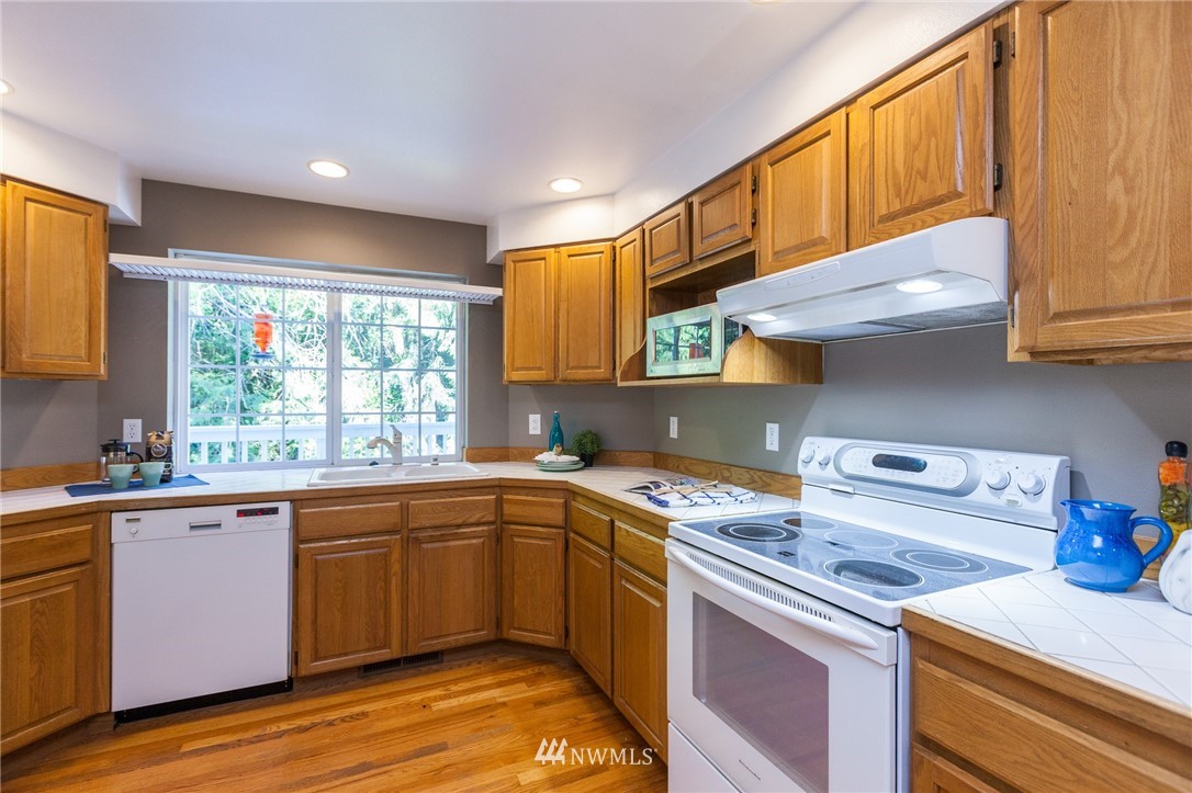 8461 Van Decar Road Southeast Port Orchard, WA 98367 - Photo 9 of 25 Gallery Image 9