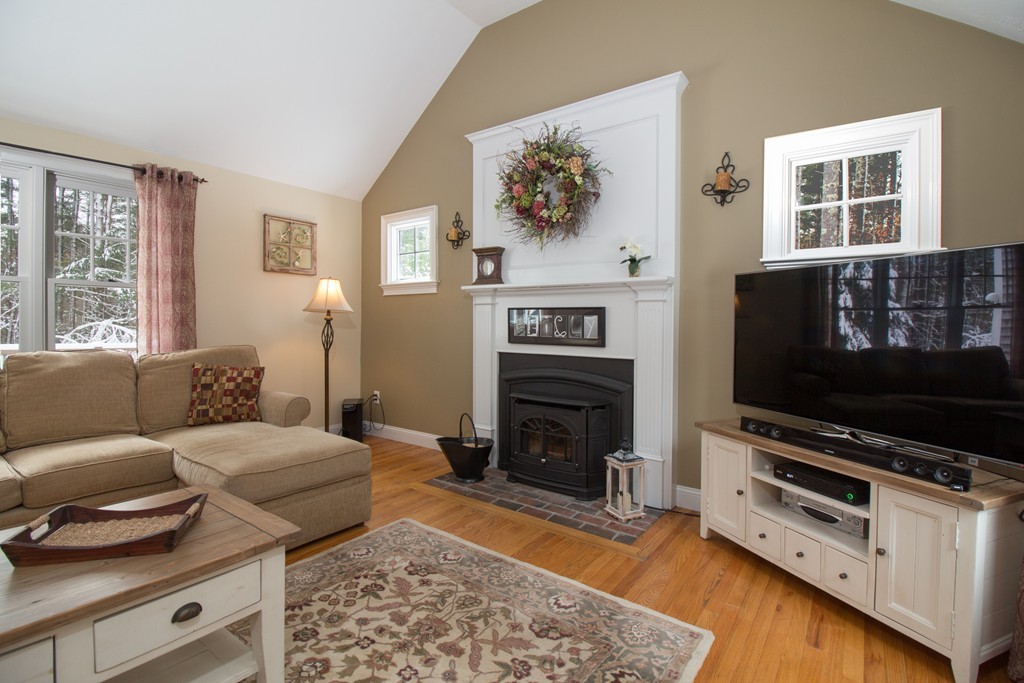 118 Mayflower Road Plympton, MA 02367 - Photo 8 of 30 Gallery Image 8