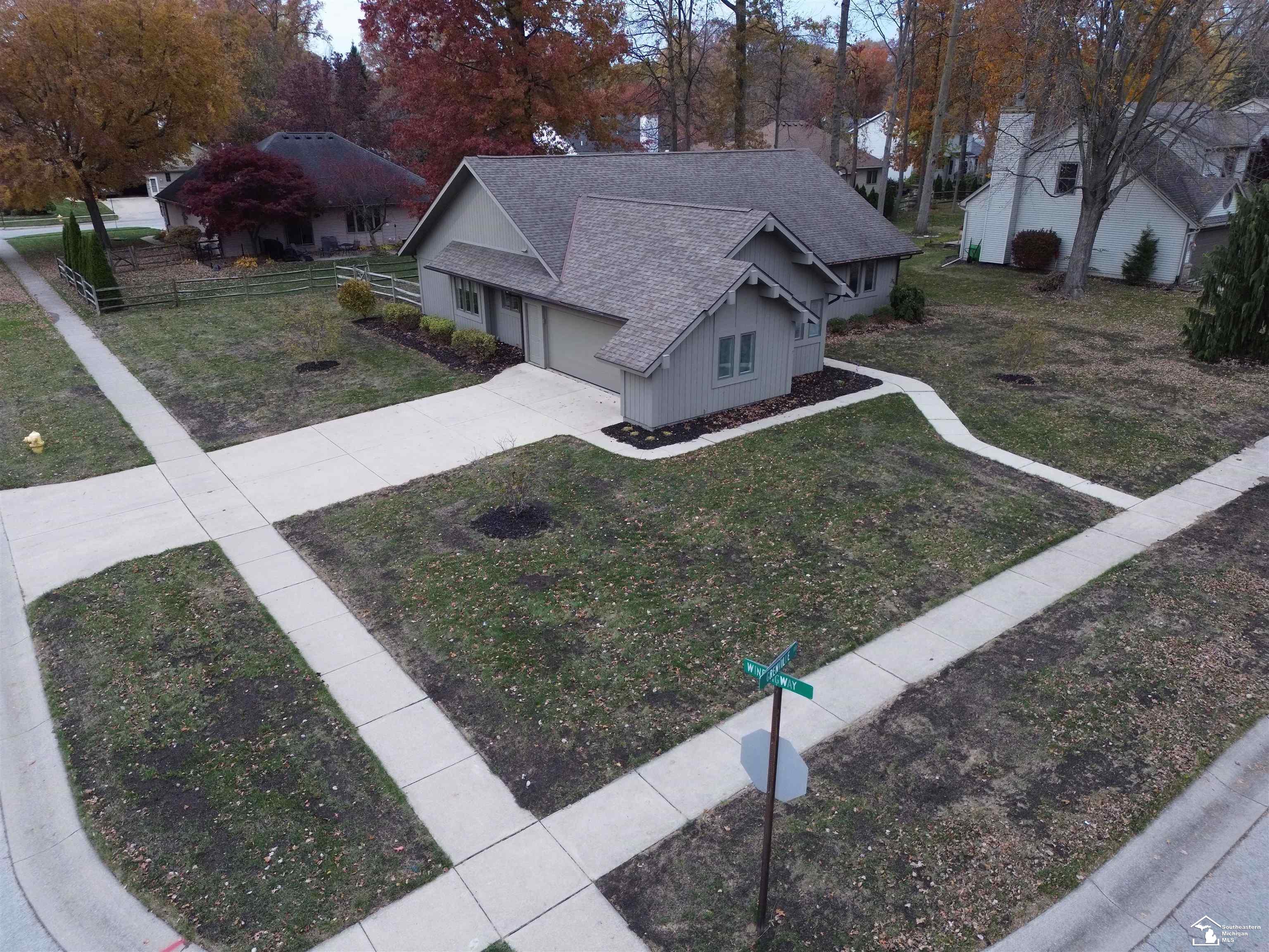 6769 Grenville Road Temperance, MI 48182 - Photo 1 of 33 50193115-e794d154-ddf4-4f6d-8422-26dc1891b0d6.JPG