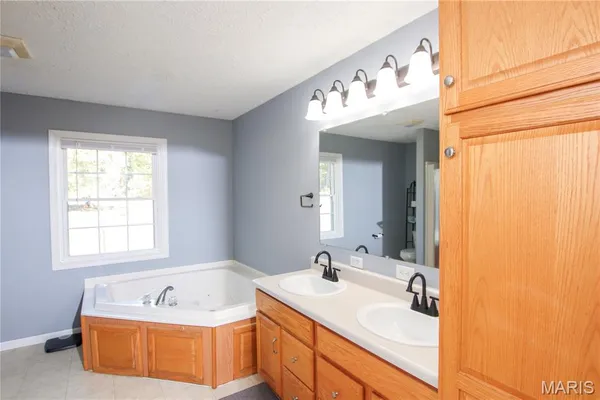 $430,000 | 5294 Farrell Road, Gerald, MO 63037