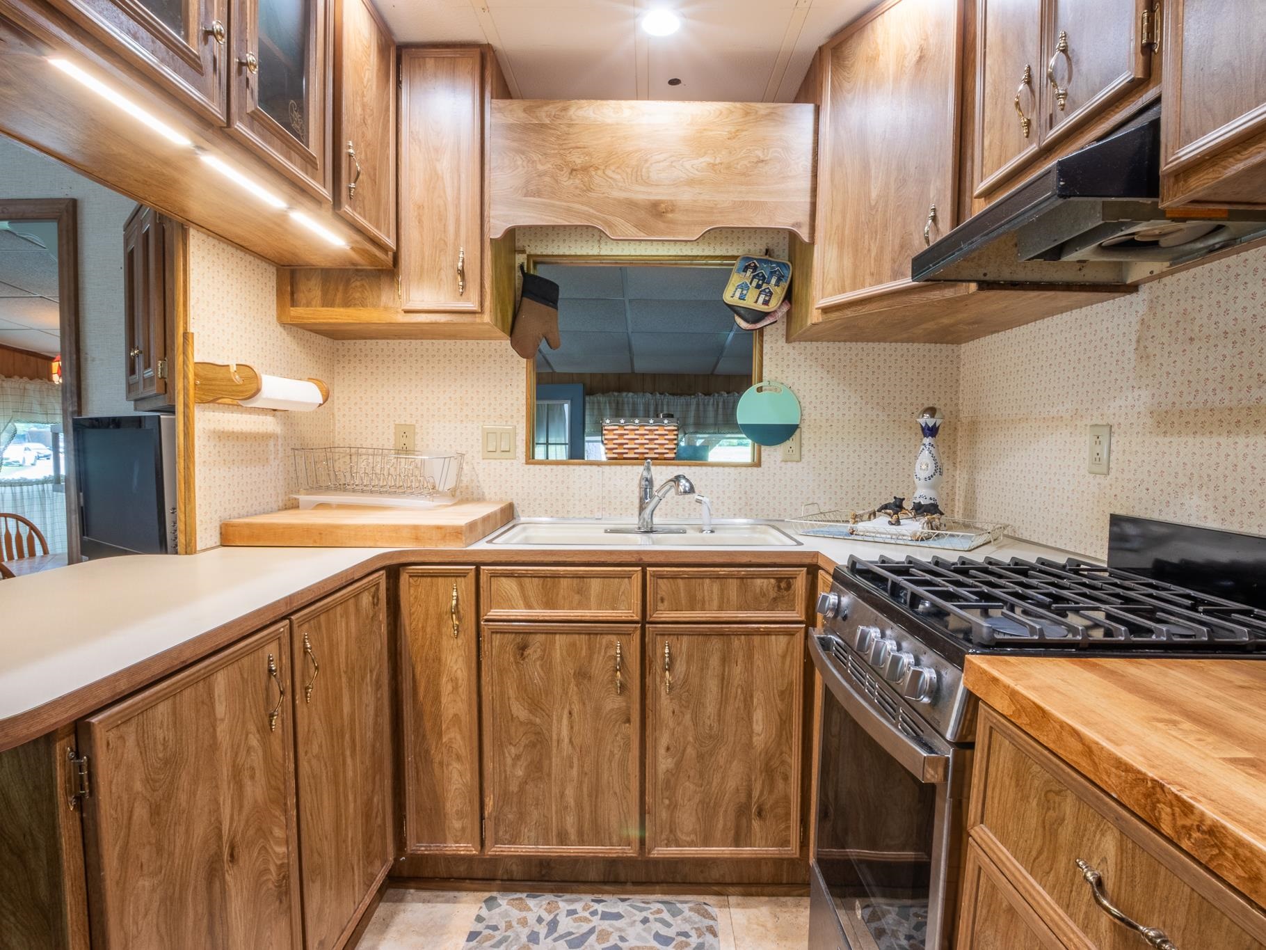 45 Camp Circle Fitzwilliam, NH 03447 - Photo 12 of 60