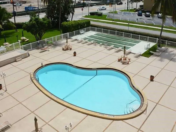 $1,975 | 201 North Ocean Boulevard, Unit 405, Pompano Beach, FL 33062