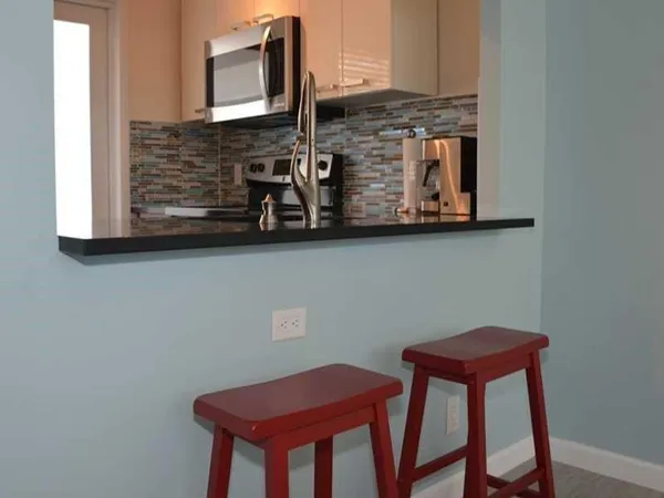 $1,975 | 201 North Ocean Boulevard, Unit 405, Pompano Beach, FL 33062