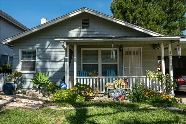 $3,250 | 2941 Piedmont Avenue, La Crescenta, CA 91214