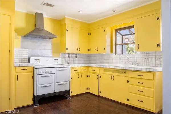 $3,250 | 2941 Piedmont Avenue, La Crescenta, CA 91214