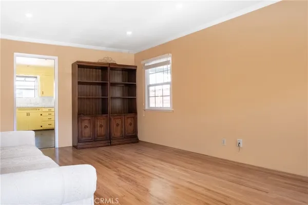 $3,250 | 2941 Piedmont Avenue, La Crescenta, CA 91214