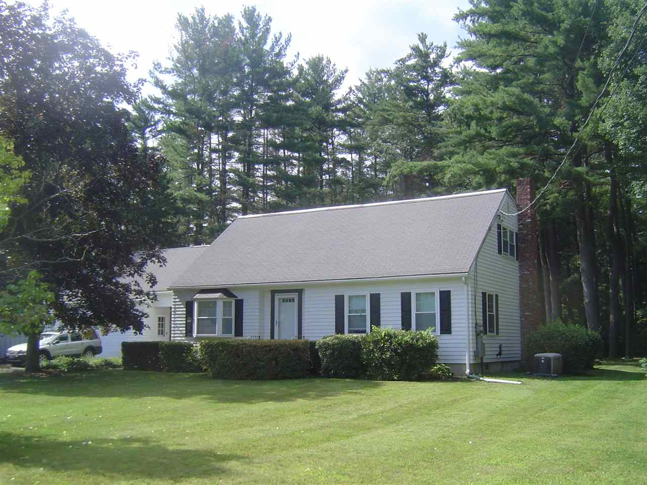 19 Goonan Road Hooksett, NH 03106 - Photo 2 of 3