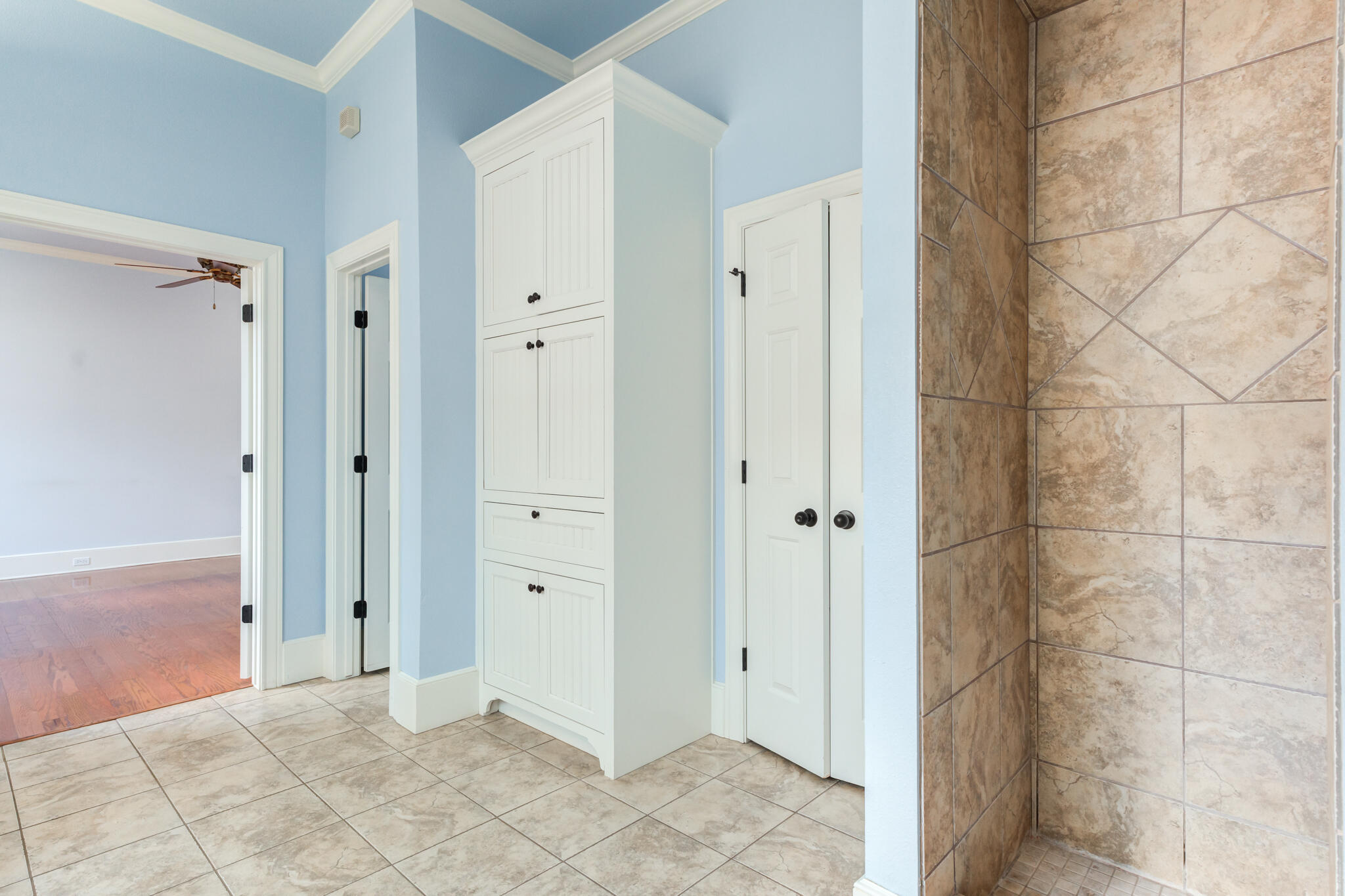 4709 116th Street Lubbock, TX 79424 - Photo 38 of 58 a view of a bathroom with a shower