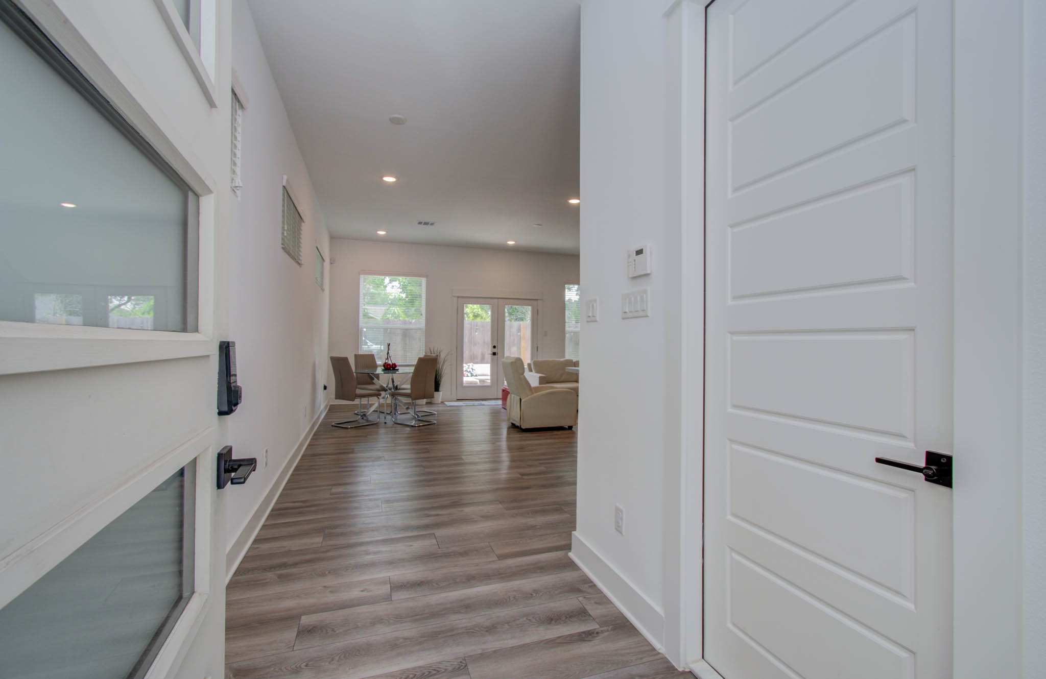 970 Highland Sound Lane Houston, TX 77091 - Photo 6 of 34
