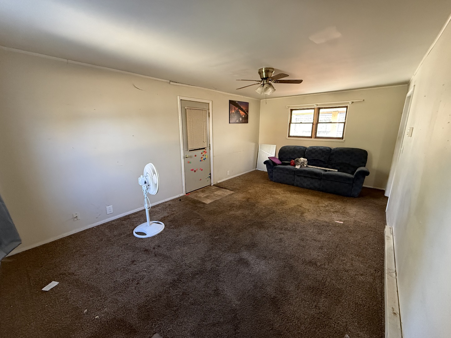 1104 Hemlock Avenue Dixon, IL 61021 - Photo 16 of 19 a living room with furniture