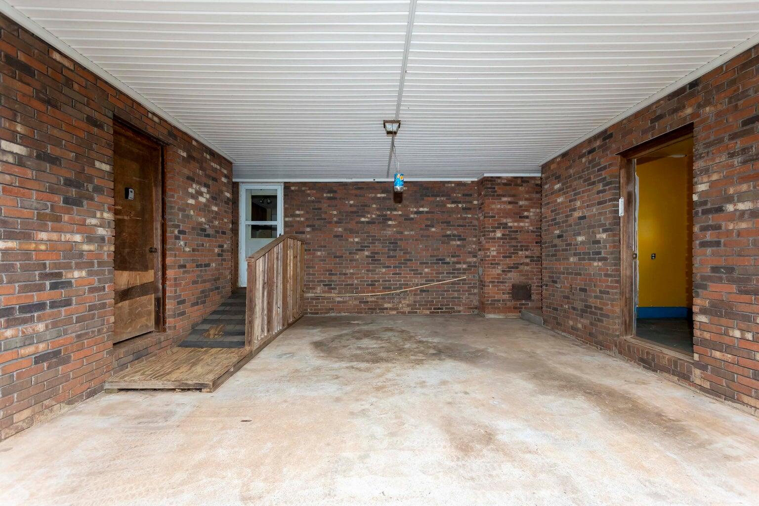 299 Anderson Road Sweetwater, TN 37874 - Photo 24 of 34 Garage
