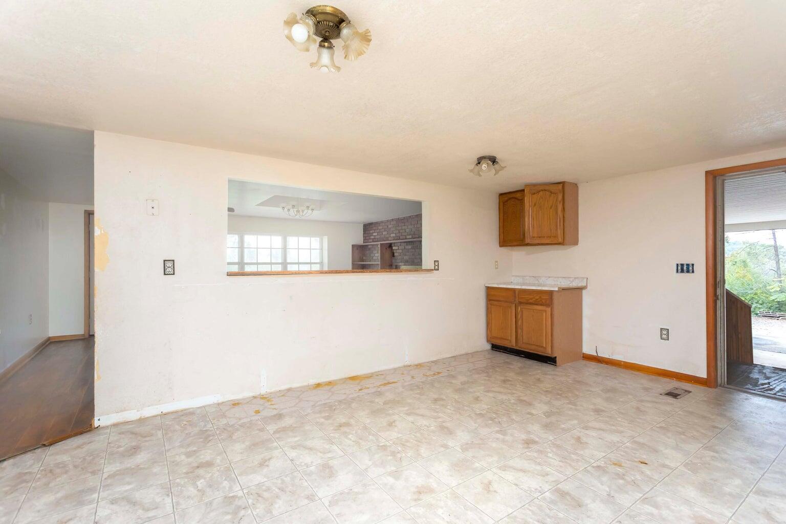 299 Anderson Road Sweetwater, TN 37874 - Photo 6 of 34 Kitchen