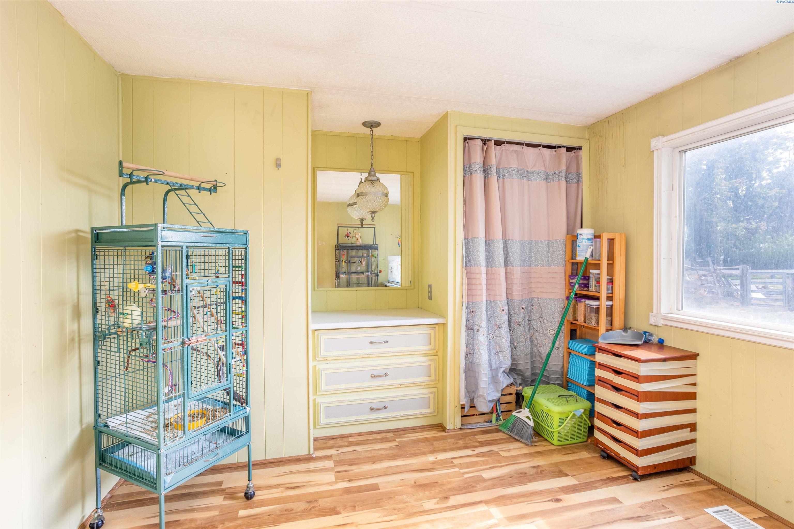 219912 East Perkins Road Kennewick, WA 99337 - Photo 9 of 21 Gallery Image 9