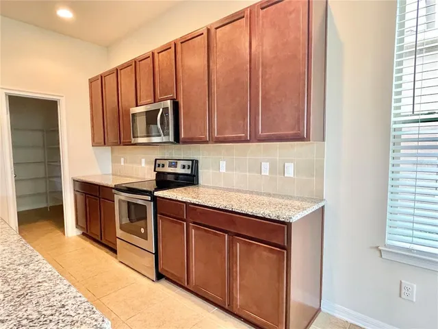 $2,900 | 12536 Climbing Vine Court, Windermere, FL 34786