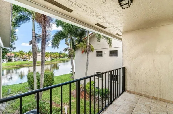 $1,870 | 1495 Lake Crystal Drive, Unit H, West Palm Beach, FL 33411